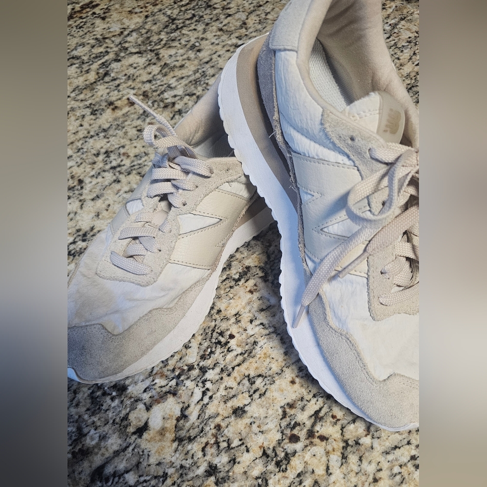 New Balance 237 Women's V1 Sneakers. These retro-inspired lifestyle shoes Size 9 - Picture 5 of 9